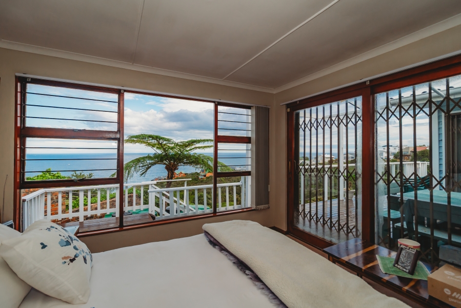 5 Bedroom Property for Sale in Herolds Bay Western Cape